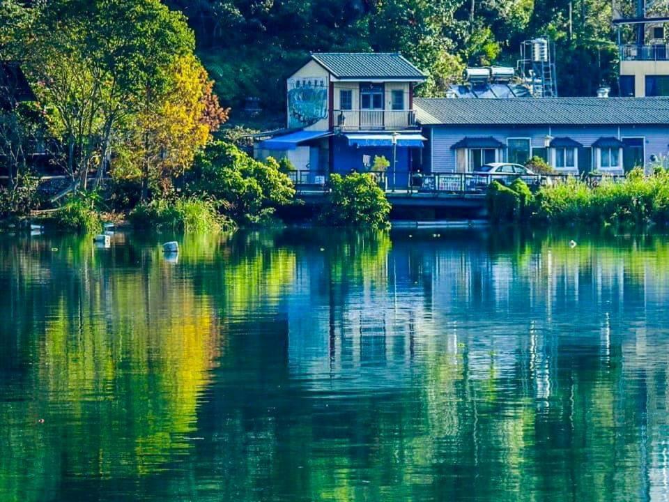 Sun Moon Lake Friday Inn Guest House หยูฉี ภายนอก รูปภาพ